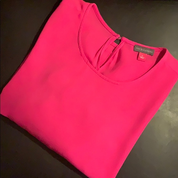 VINCE CAMUTO Blouse. Size Small - Picture 11 of 11
